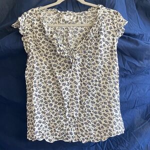 Velvet by Graham & Spencer Anthropologie M Flutter Sleeve V-Neck Top